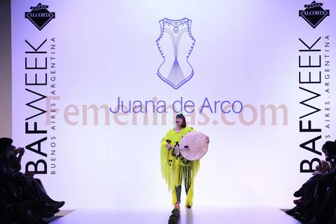 Desfile Juana de Arco Moda Invierno 2012 Baf